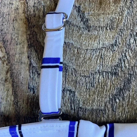 * NWOT* Tropik |  Triangle Bikini Top - Picture 4 of 8